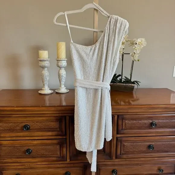 Retrofête Ella Sequin One Shoulder Dress White NWT Size M Sold Out Retail $525 - Picture 11 of 13